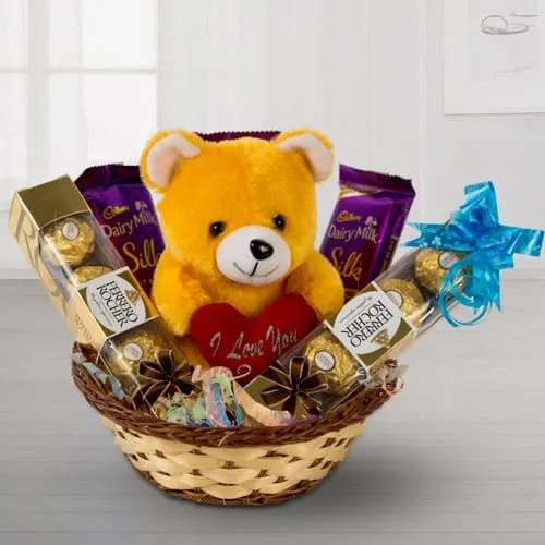 Online Basket of Chocos N Teddy