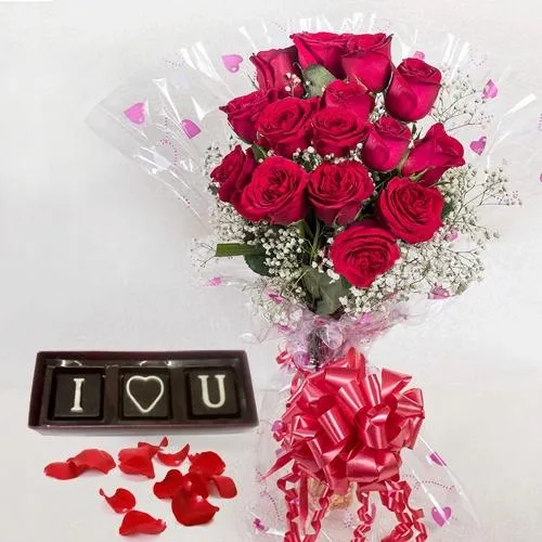 Fabulous V-day Gift Combo of Red Roses N I Love You Handmade Chocolates