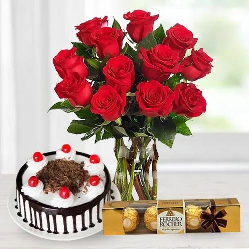 Deliver Red Roses Bunch with Black Forest Cake and  Ferrero Rocher Chocolate