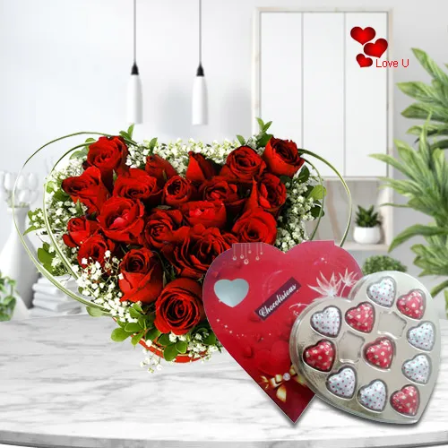 Deliver Online Heart Shape Red Roses with Chocolate Box for Rose Day