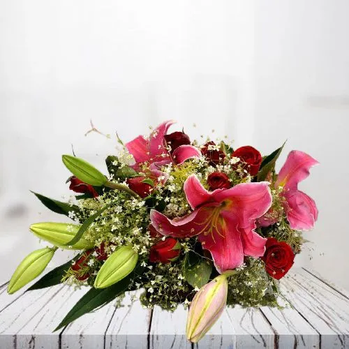 Gorgeous Bouquet of Roses n Lilies