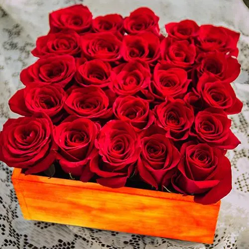Order Red Roses Arrangement
