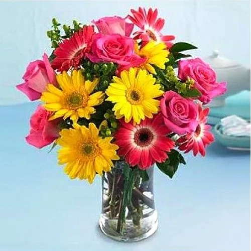 Gift Online Mixed Flowers in a Glass Vase