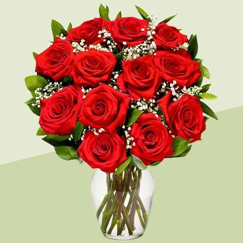 Shop Online Bunch of Red Roses in a Glass Vase