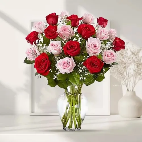Order Mixed Roses in Glass Vase Online