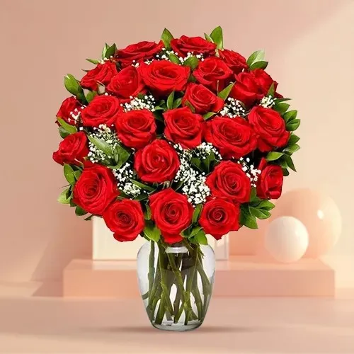 Shop Red Roses in a Vase Online