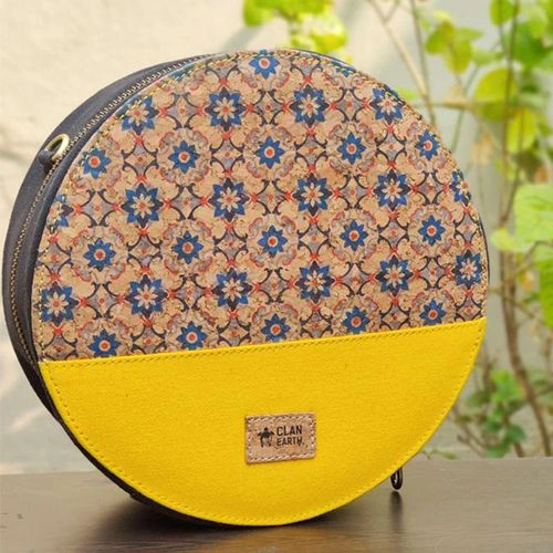 Trendy Zero Plastic Forest Owlet Sling Bag